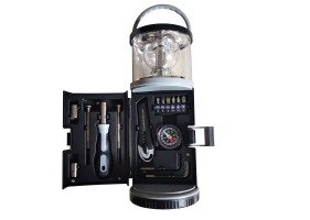 Gagnez en place et en autonomie en emportant cette lampe multifonction lorsque vous partez en camping !